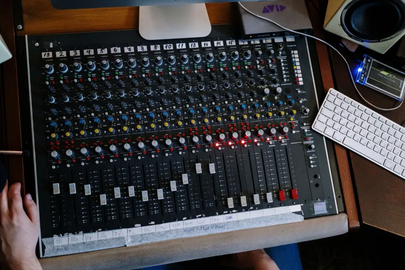 Wired Into the Blueprint: How Blondie's Studio Secrets Quietly Rewired Three Decades of Pop